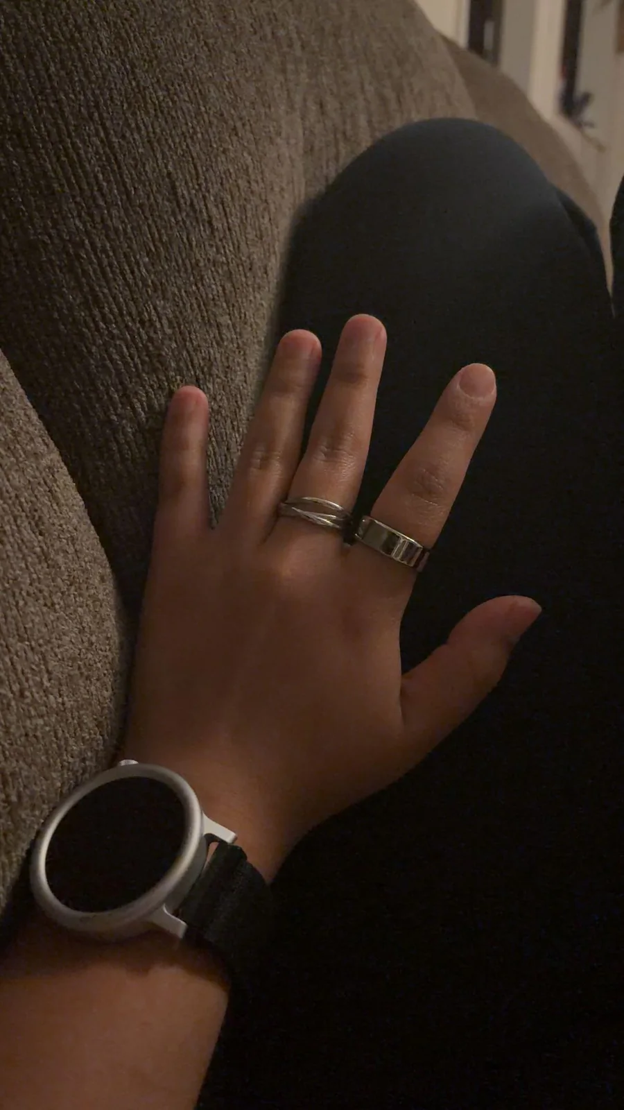 Customer photo of an R02 smart ring