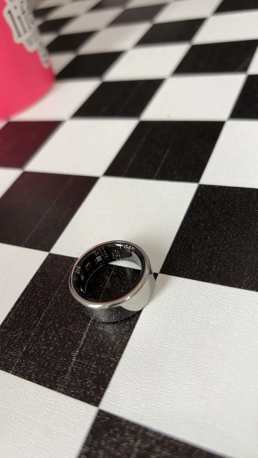 Customer photo of an R02 smart ring