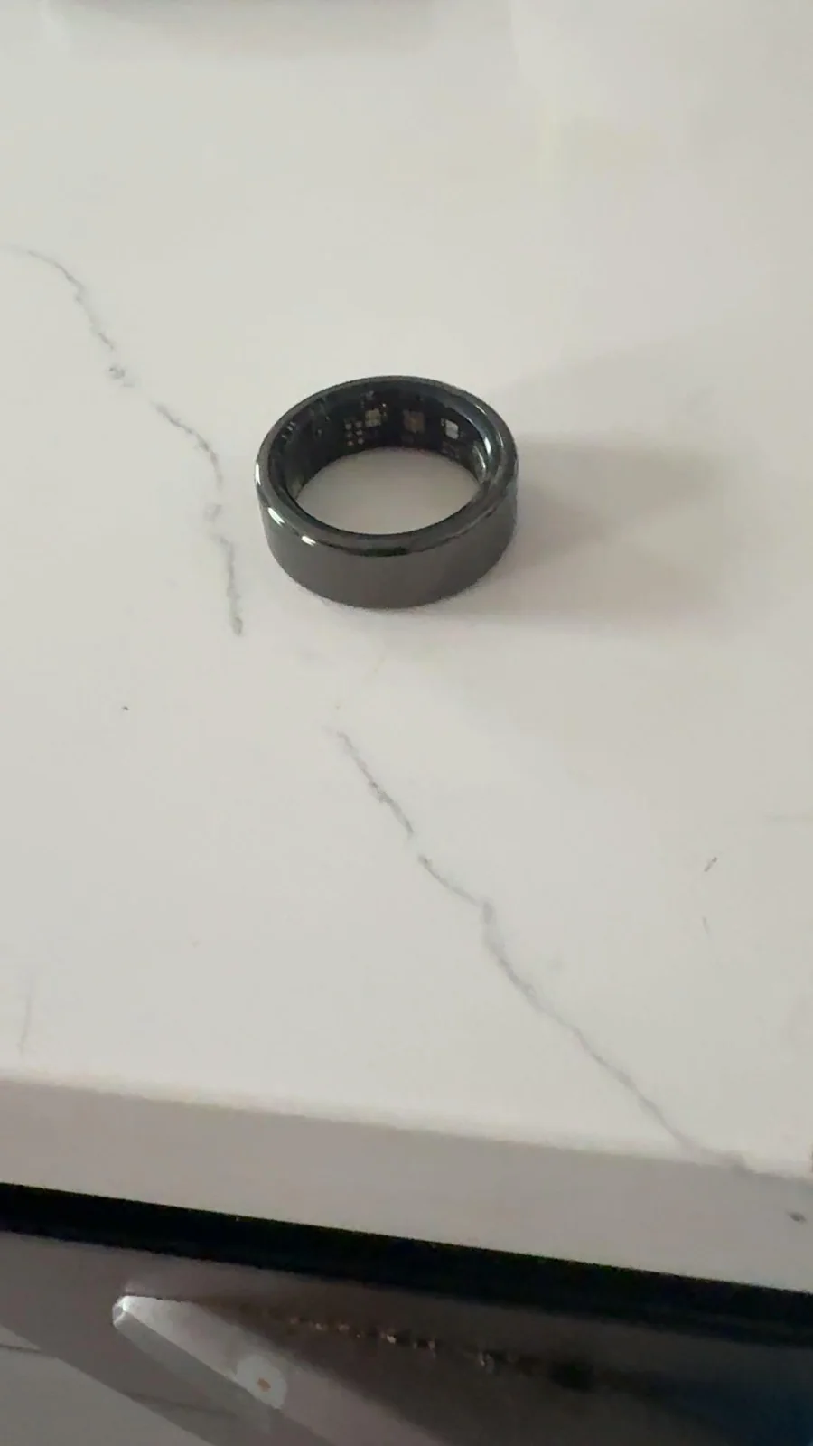 Customer photo of an R02 smart ring